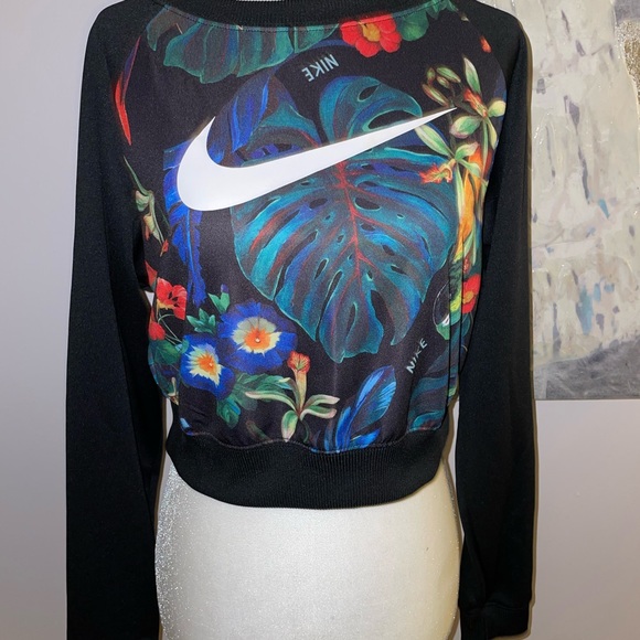 Crop Top Sweatshirt - Picture 1 of 3